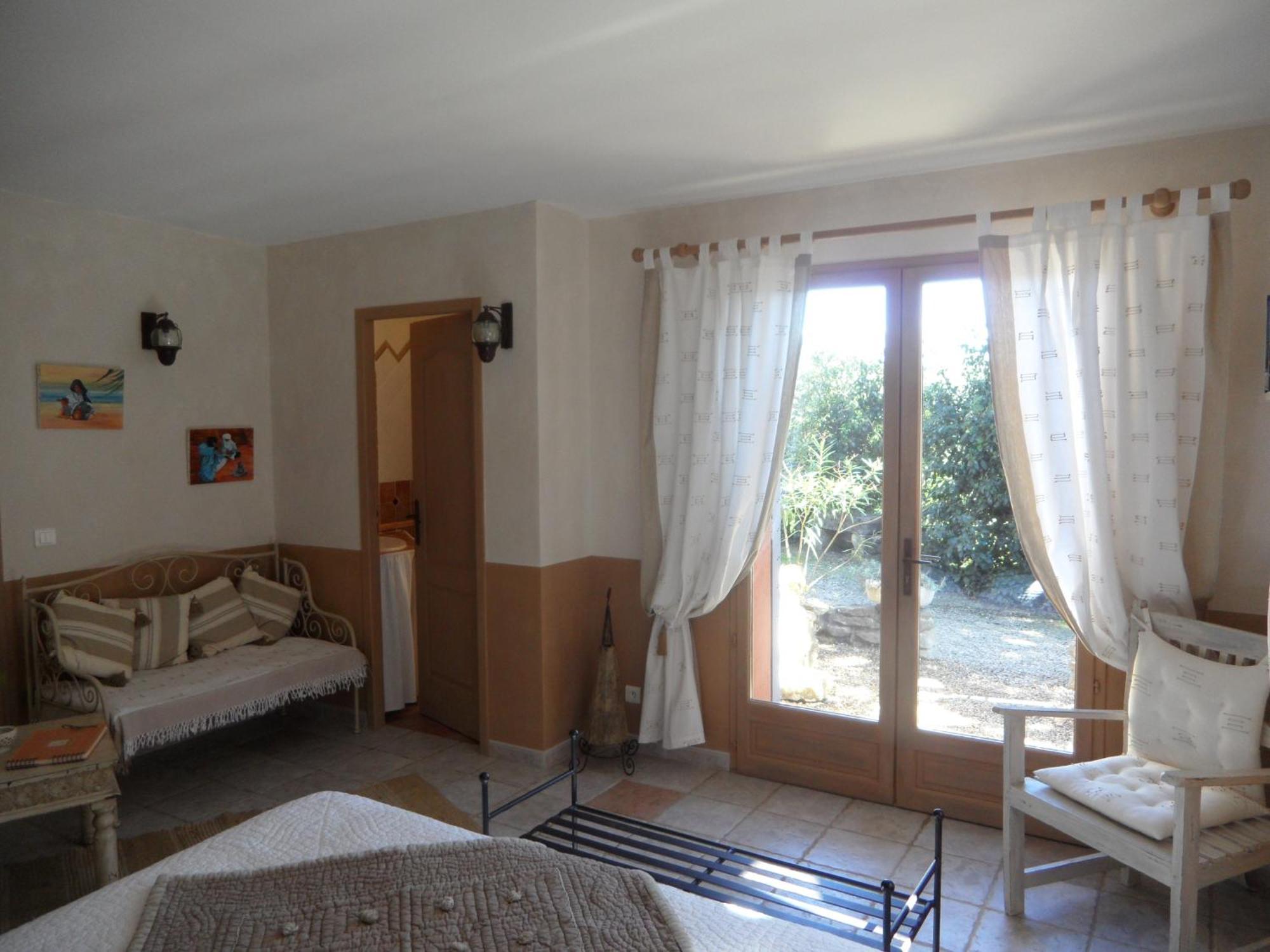 Mas De Foncaudette Bed & Breakfast Lourmarin Phòng bức ảnh